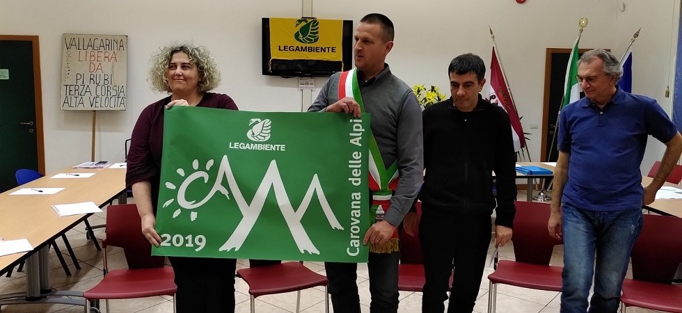 Per l'impegno contro l'assurdità della Valdastico'', il Comune di Besenello premiato con la Bandiera verde di Legambiente